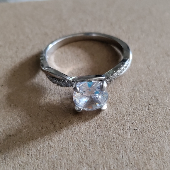 Woman's cubic Zirconia sterling silver stamped 925 - Picture 10 of 10